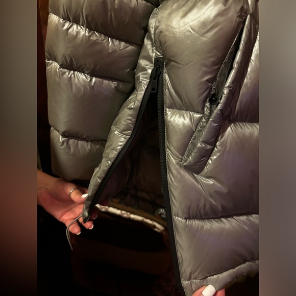 Brand New! Women’s GianFranco Ferre Jacket Size Medium In Silver - Picture 3 of 8